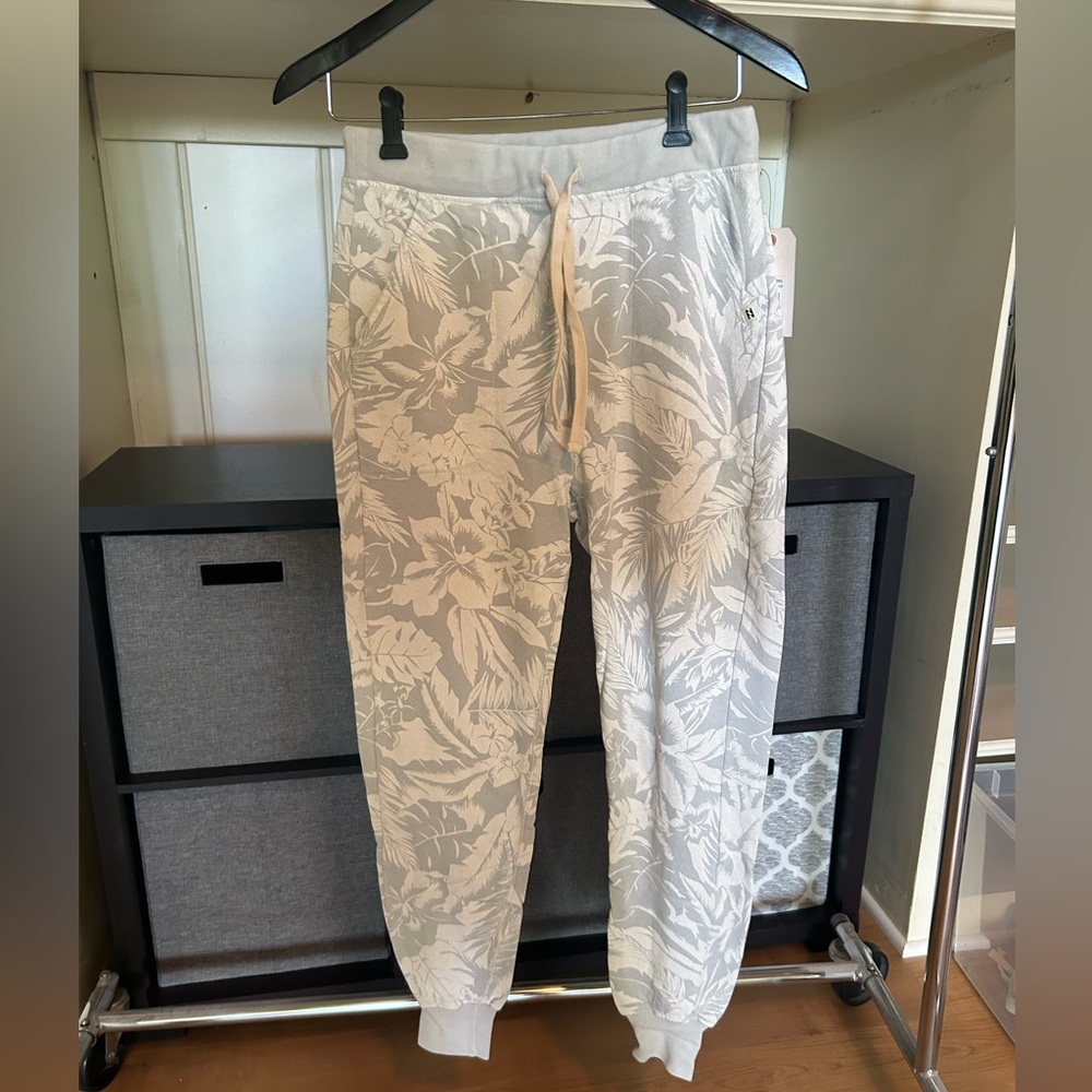 Brand new BILLABONG women’s sweatpants